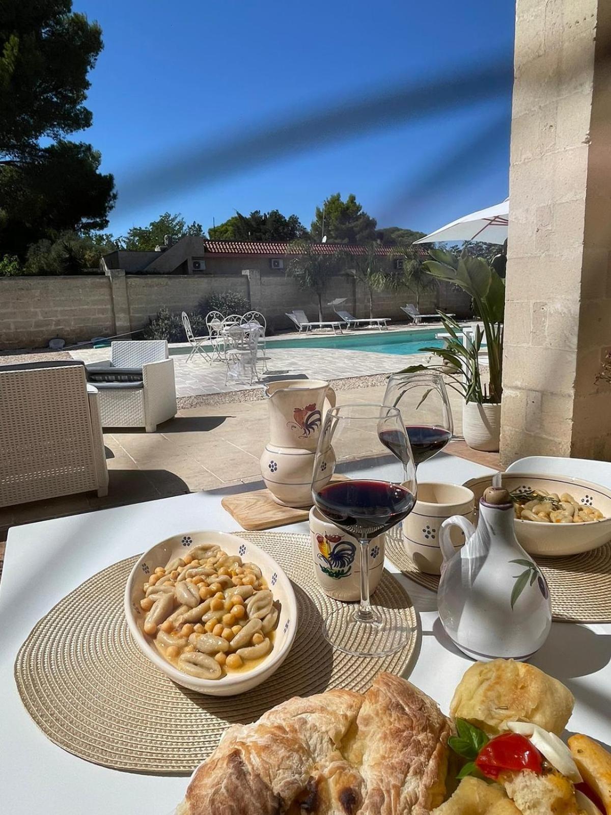 Antico Casale Il Sambuco Bed & Breakfast Manduria Exterior photo